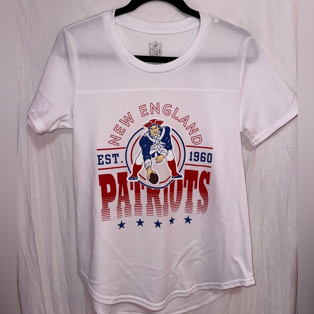 NWT NFL Patriots Jersey White Size M